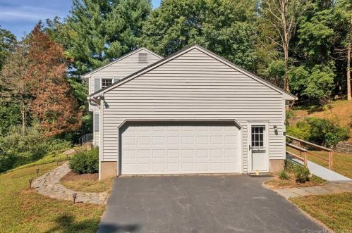 376 Darling Rd, Colchester, CT 06420 exterior