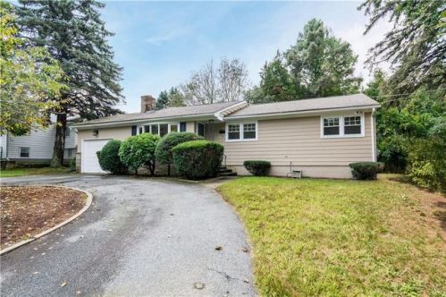14 Setian Cir, Johnston, RI 02919 exterior