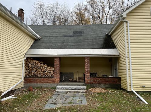 26 Middle Rd, Oakland, ME 04963 exterior