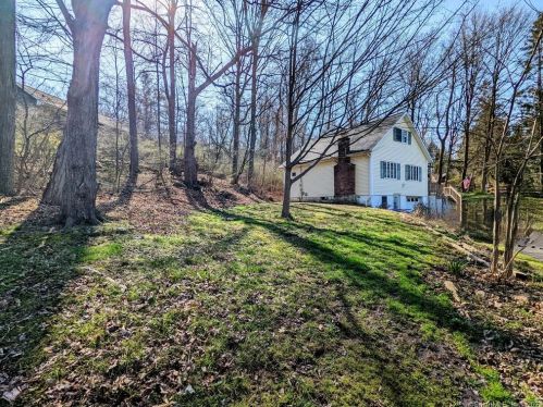 7 Auburn Rd, Danbury, CT 06812 exterior