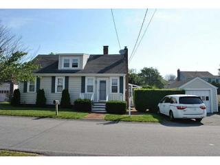 56 Crest St, Middletown, RI 02842 exterior