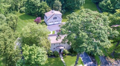 52 Wilton Rd, Ridgefield, CT 06877 exterior