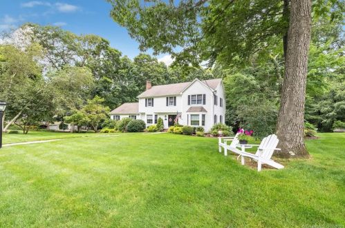 64 Rock Ridge Rd, Huntington, CT 06484 exterior