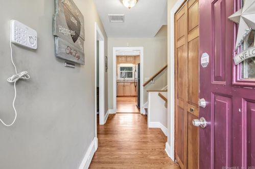 22 Soundview Dr, Huntington, CT 06484 exterior