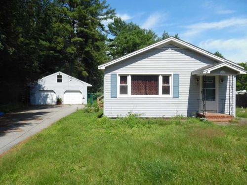 3 Lakeview Ave, Sandown, NH 03873 exterior