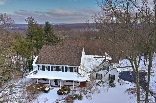 45 Sky Line Dr, Bridgeport, CT 06612 exterior