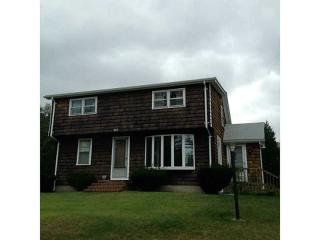 912 Bulgarmarsh Rd, Tiverton, RI 02878 exterior