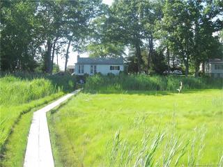 5 Riverside Ln, Madison, CT 06443 exterior