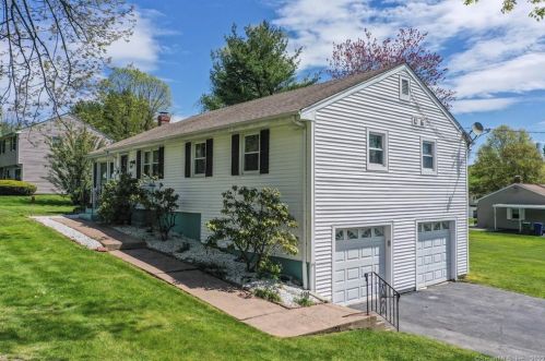 18 Nolan Dr, Bloomfield, CT 06002 exterior