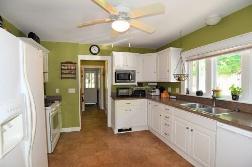 56 High St, Athol, MA 01331 exterior