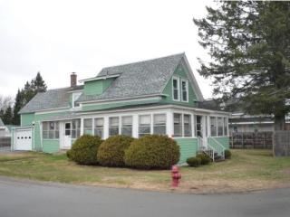 112 Summer St, Lancaster, NH 03584 exterior