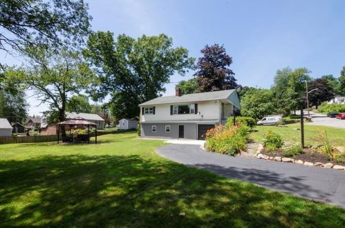 16 Oak Hill Dr, Valley Falls, RI 02864 exterior