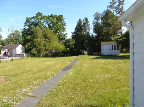 54 Potter Rd, North Haven, CT 06473 exterior