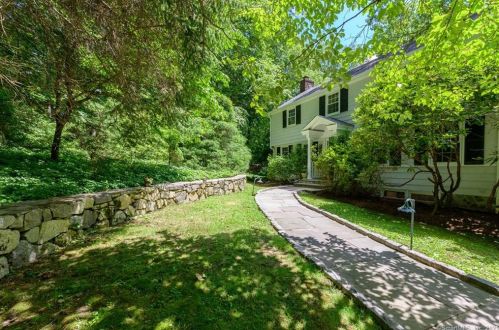 69 Mariomi Rd, New Canaan, CT 06840 exterior