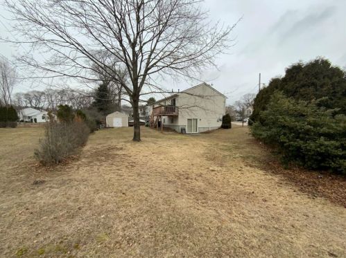 14 Winman Ct, Warwick, RI 02886 exterior