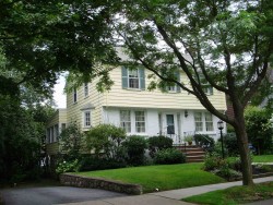 102 Oakdale Rd, Newton, MA 02461 exterior