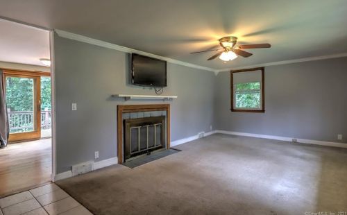 15 Hillcrest Rd, Upper Stepney, CT 06468 exterior