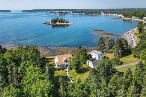 1 Mussel Ridge Ln, Owls Head, ME 04854 exterior