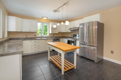 17 Charles Henry Way, Seabrook, NH 03874 exterior