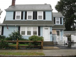 4 Arbor Rd, Newton, MA 02465 exterior