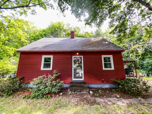 409 Girard Ave, Pembroke, NH 03275 exterior