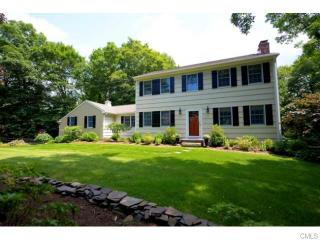 2 Wintergreen Dr, Bridgeport, CT 06612 exterior