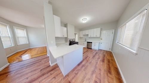 18 Pleasant St, Roxbury-Xing, MA 02125 exterior