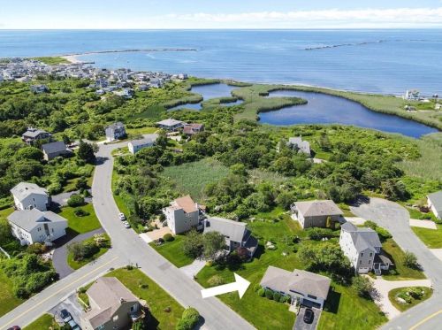 5 Wilderness Dr, Narragansett, RI 02882 exterior