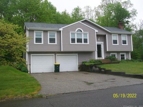 5 Velms Dr, Ansonia, CT 06401 exterior