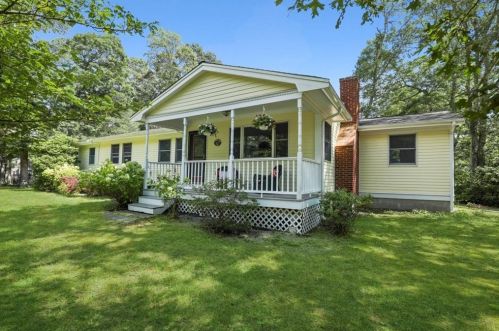 67 Pinecrest Ave, Mashpee, MA 02649 exterior