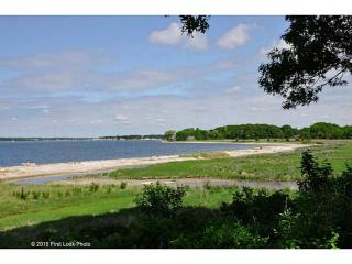 7 Spinnaker Dr, Barrington, RI 02806 exterior