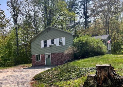 7 Old Winslow Rd, Wilmot, NH 03287 exterior