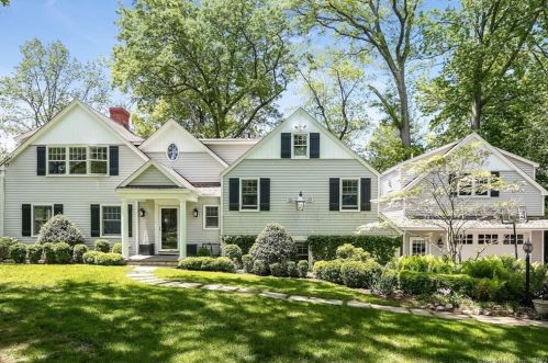 26 Winthrop Dr, Riverside, CT 06878 exterior