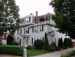 18 Thornton St, Newton, MA 02458 exterior