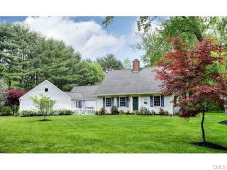 4 Godfrey Ln, Westport, CT 06880 exterior