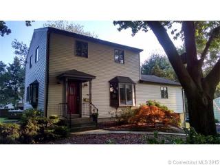 17 Senkow Dr, Groton, CT 06340 exterior