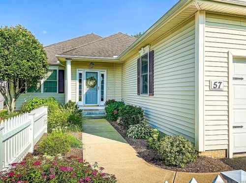 57 Ross Way, Windsor Locks, CT 06096 exterior