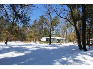 59 Wadleigh Point Rd, Kingston, NH 03848 exterior