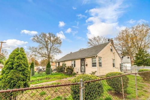 223 Pearl Harbor St, Bridgeport, CT 06610 exterior