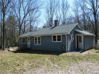 1 Thayer Rd, Higganum, CT 06441 exterior