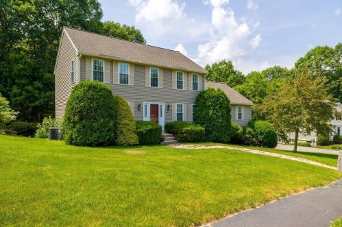 252 Sycamore Dr, Holden, MA 01520 exterior