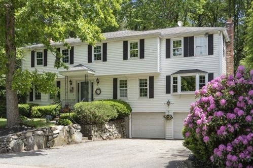 31 Cheney Pond Rd, Medfield, MA 02052 exterior