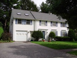 14 Grayson Ln, Newton, MA 02462 exterior