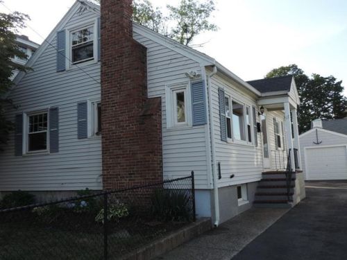 17 Hollis Ave, Quincy, MA 02171 exterior