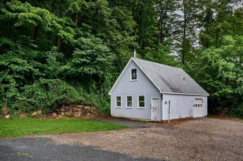 38 Worthington Rd, Huntington, MA 01050 exterior