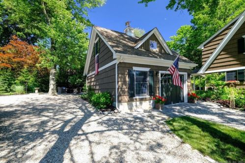 60 Ball Pond Rd, Danbury, CT 06812 exterior