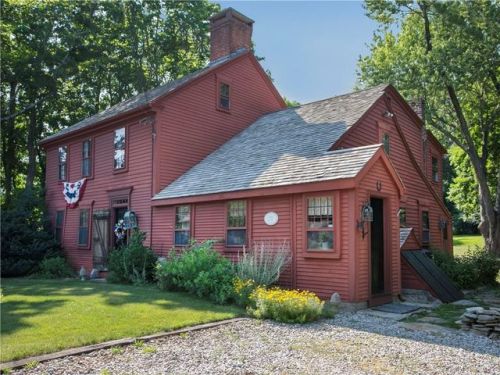 29 Winsor Ave, Johnston, RI 02919 exterior