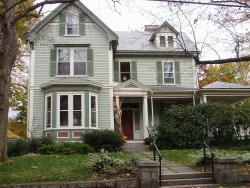 90 Sumner St, Newton, MA 02459 exterior