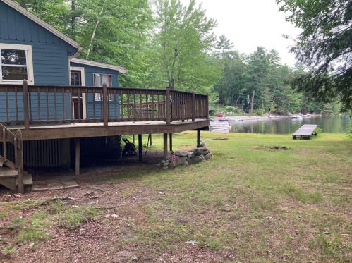 4 Evergreen Rd, Raymond, ME 04071 exterior