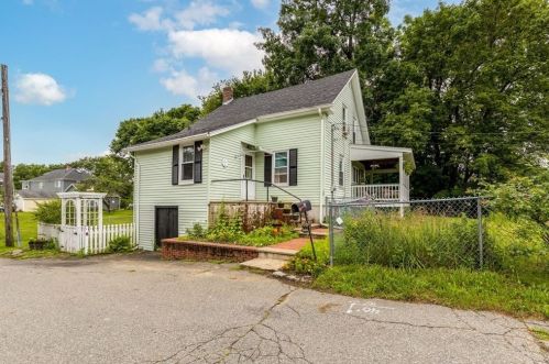 5 California Street Ext, Amesbury, MA 01913 exterior